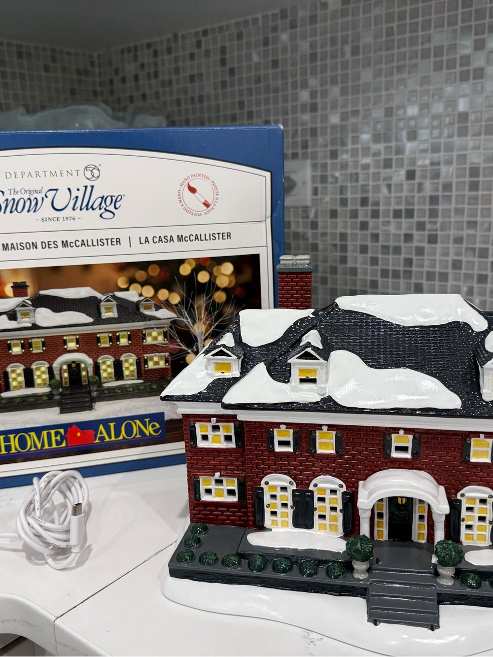 NIB The McCallister Home Light-Up Figure by Department 56 – Home Alone